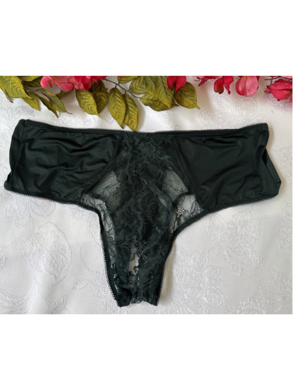 VICTORIA'S SECRET M DARK GREEN SILKY LACE CHEEKY OPEN BOTTOM SPICY PANTIES NWT